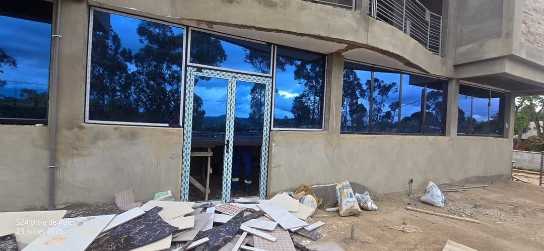 Vitrerie aluminium — 1/1