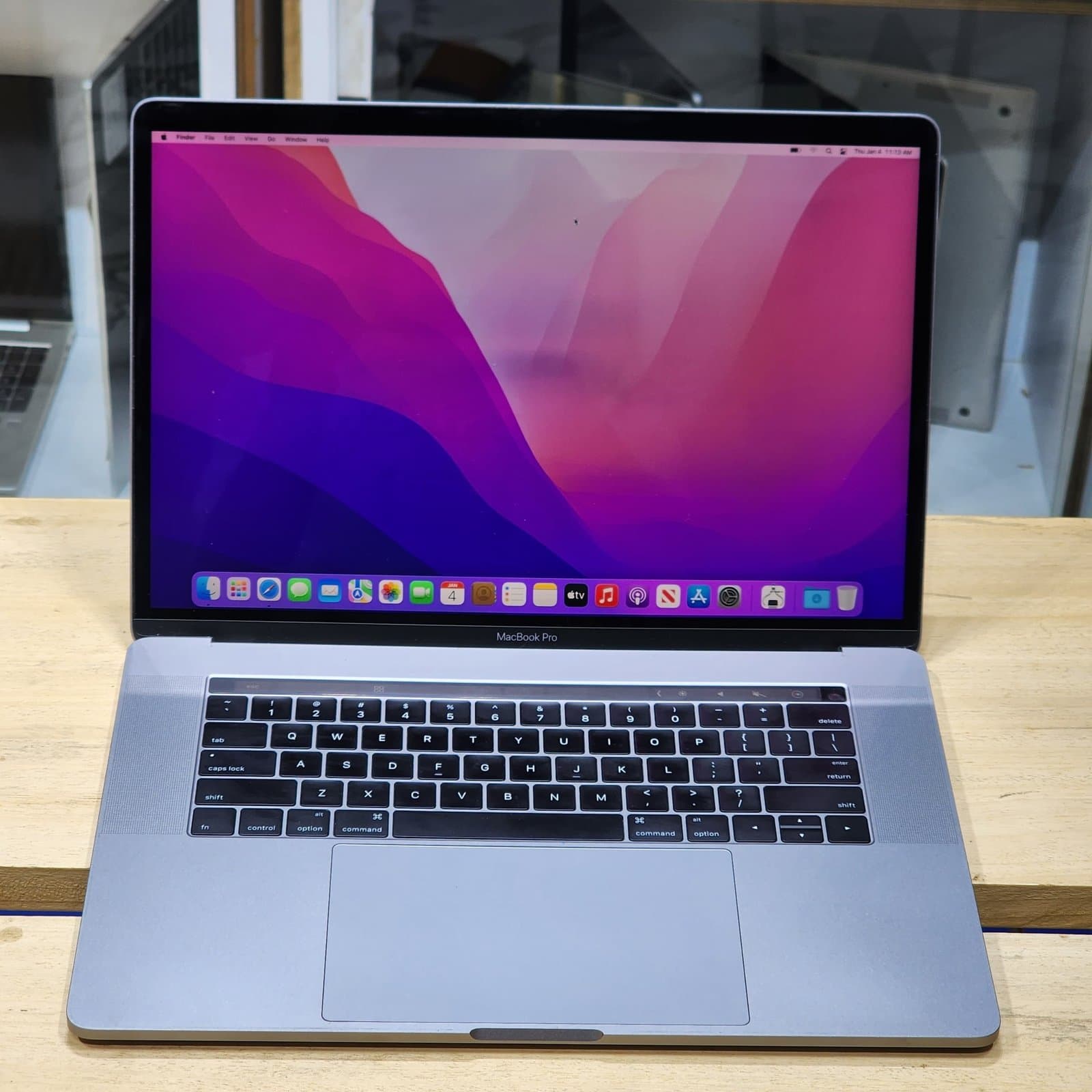 Macbook Pro 15 Retina 2017 — 1/7