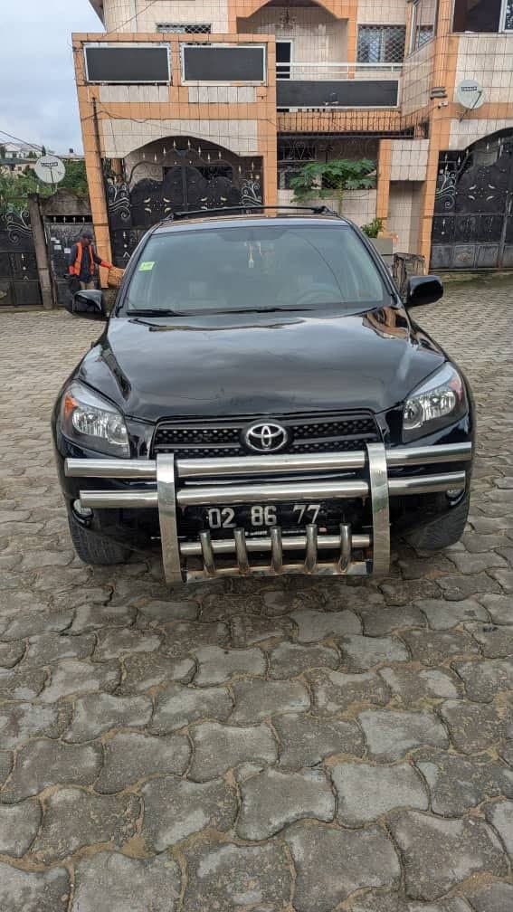 Toyota RAV4 — 1/8