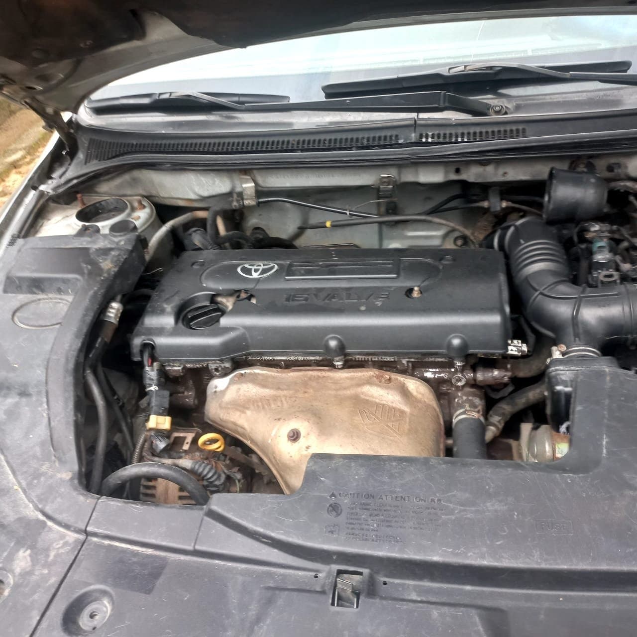 Toyota avensis tête de cochon essence manuelle climatisé propre papier a jour prix : 2.000.000fcfa com 100mil chaud chaud sur Douala bonaberi urgente — 1/4