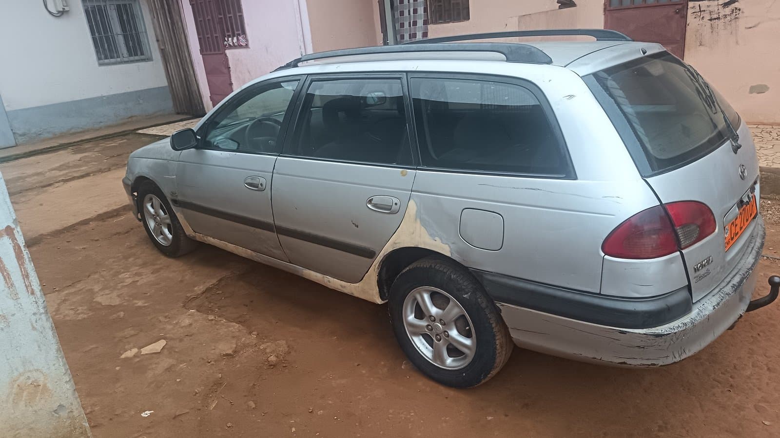 Avensis — 1/10