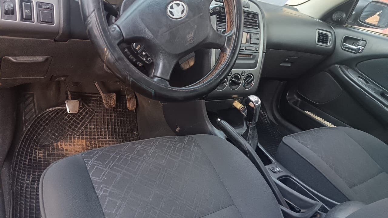 Toyota Avensis 2002 — 1/5