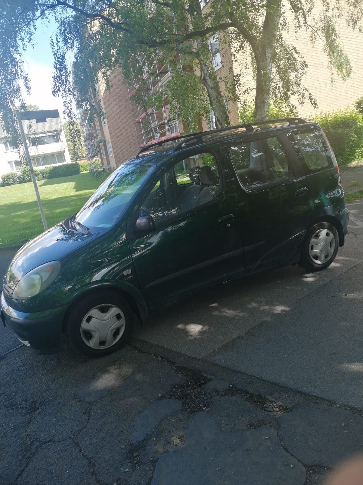 Yaris verso année 2002 — 1/1