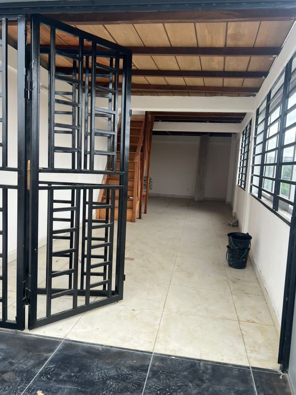 Local comercial — 1/4