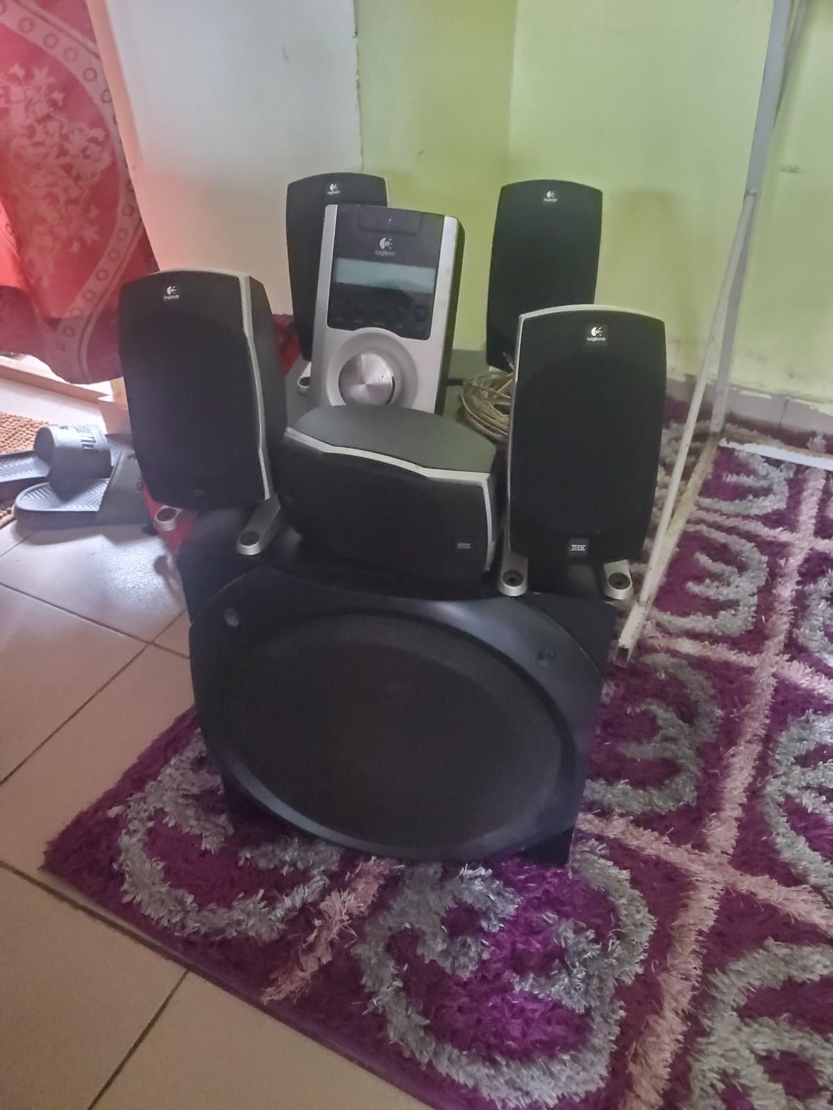 Un appareil de musique — 1/2
